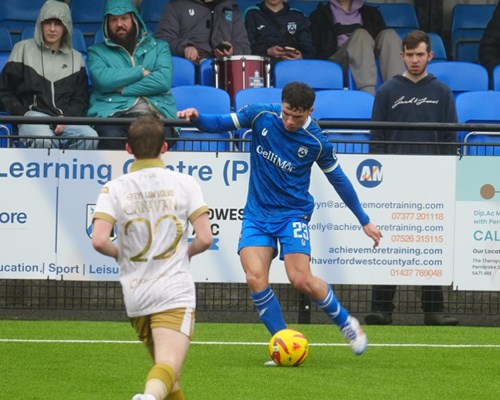 Match Report & Photos: Haverfordwest County 1-1 Caernarfon Town