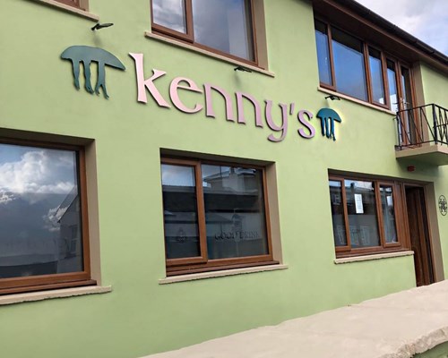 Kenny's Restaurant, Catering and Accommodation