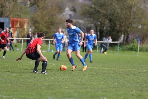 Declan Carroll in midfield for Monkton