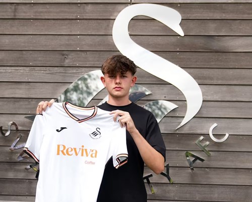 Pembrokeshire's Own Yori Griffith Signs First Professional Contract with Swansea City FC