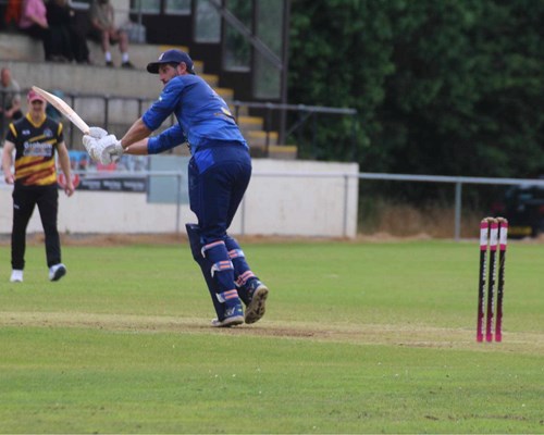 Town chase well to beat Llangwm